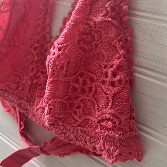 ⭐️ Aerie Halter Bralette - Picture 2 of 10